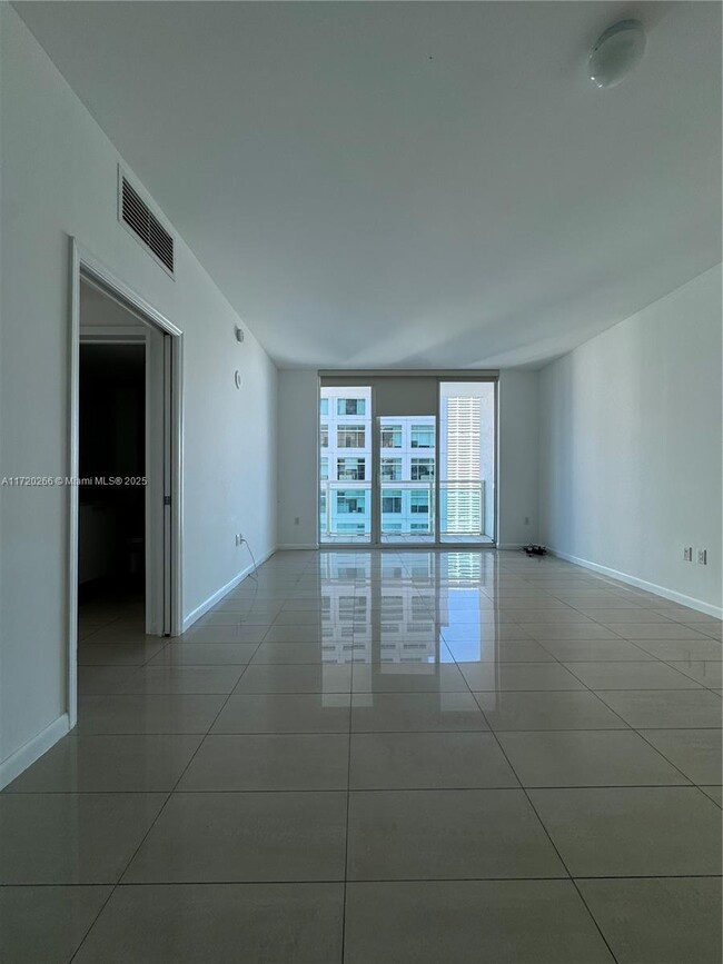 Foto del edificio - 950 Brickell Bay Dr