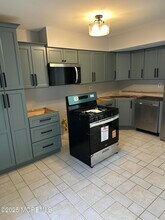 Building Photo - 105 Creek Rd