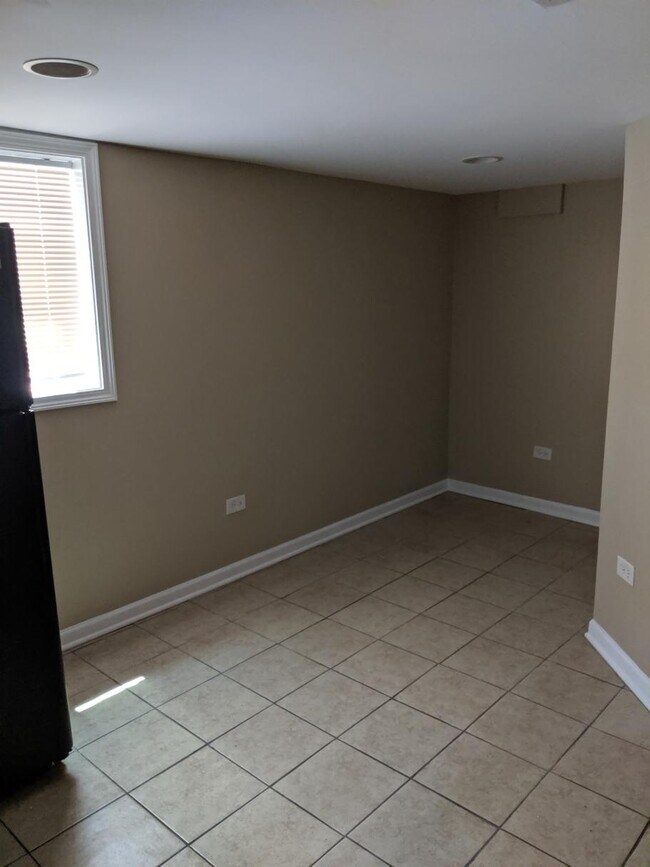 Foto del edificio - 2614 N Springfield Ave