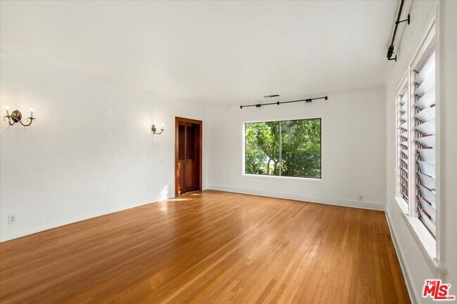 Foto del edificio - 715 N Harper Ave