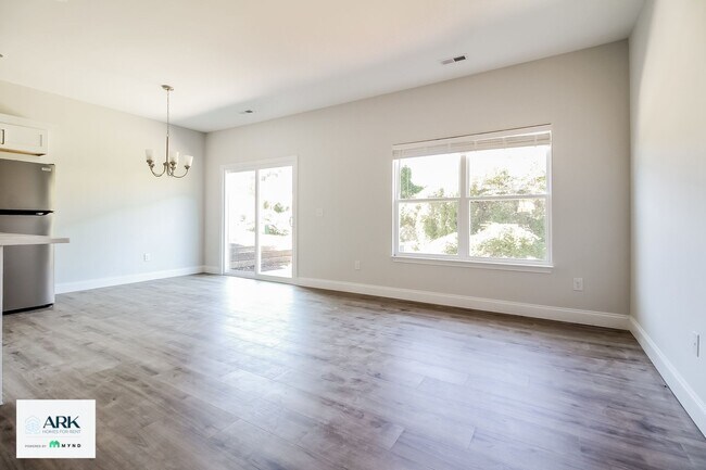 Foto del edificio - 124 Cannon Creek Dr