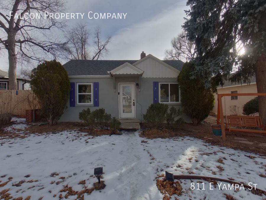 Primary Photo - Inviting Downtown Home! - Available Februa...