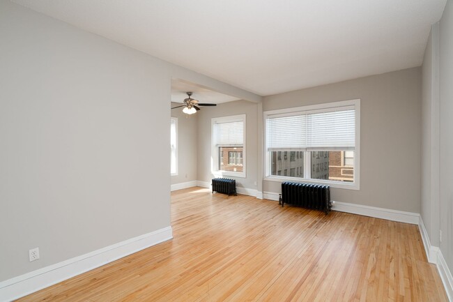 Interior Photo - 225/227/233 Oak Grove St – Oak Grove Downtown