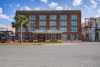 Building Photo - 202 Rosenberg St