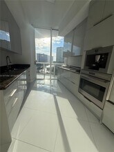 Building Photo - 15901 Collins Ave