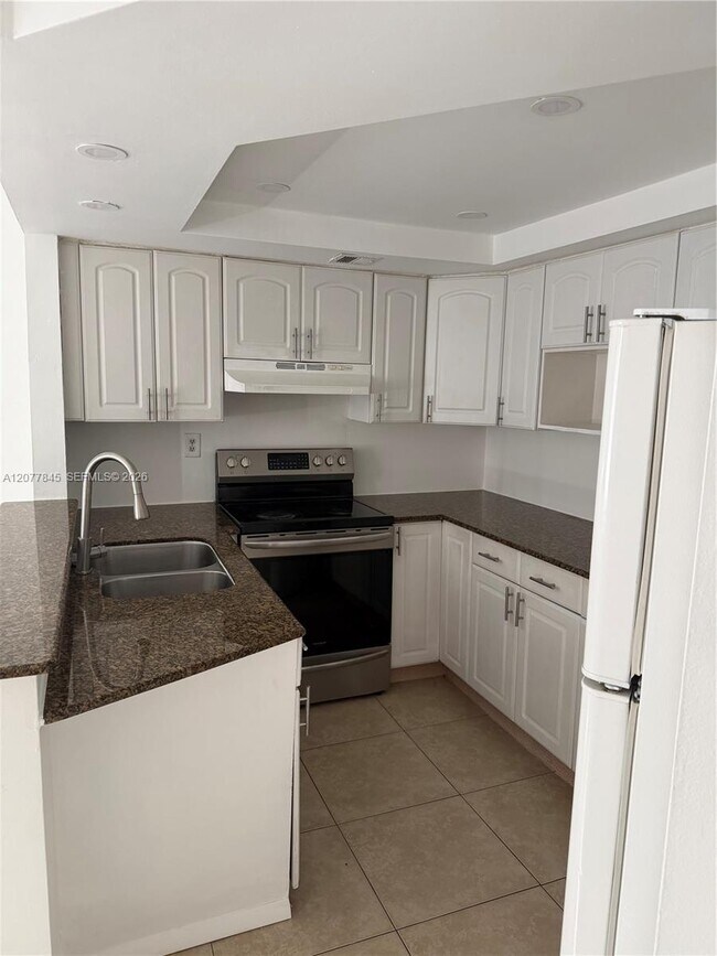 Building Photo - 8335 SW 152nd Ave