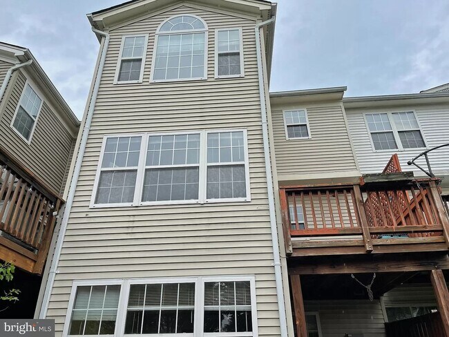 Building Photo - 9418 Black Hawk Ct