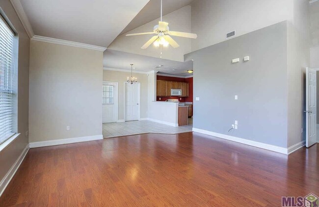 Foto del edificio - 4441 Burbank Dr