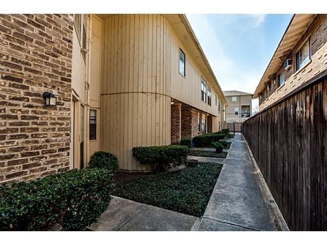 Foto del edificio - 3909 Rawlins St