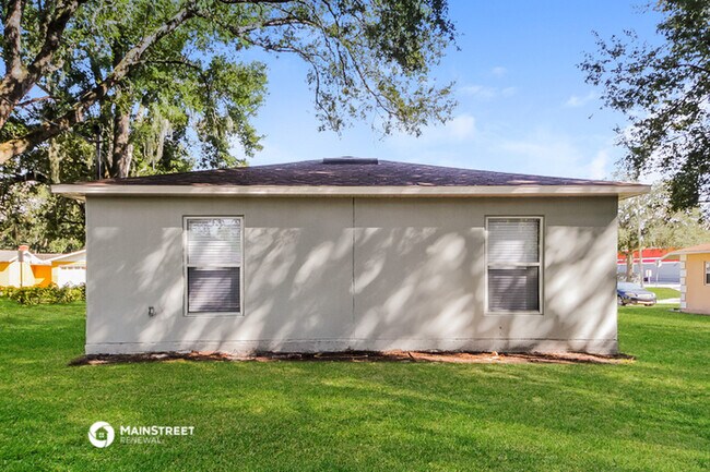 Foto del edificio - 2404 S Maple Ave