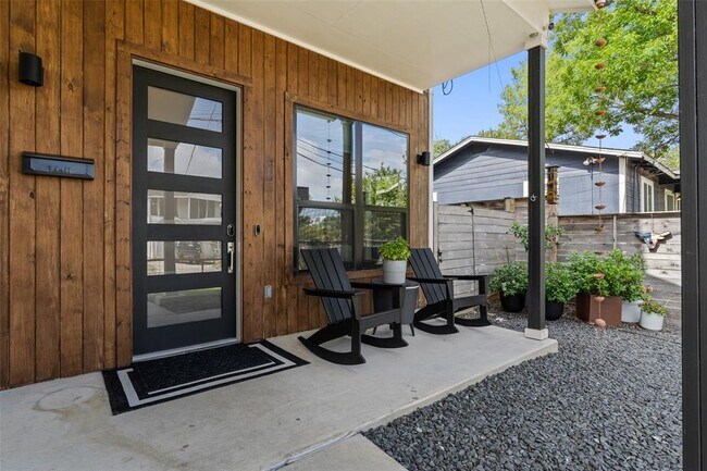 Building Photo - 2917 E 13th St