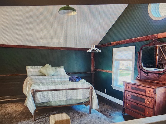 Foto del edificio - 7049 Lake Ave