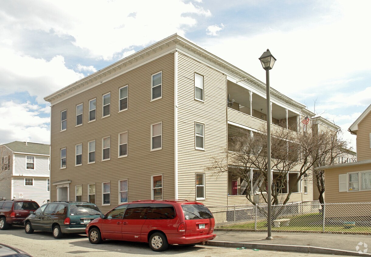 Primary Photo - 269 Cedar St