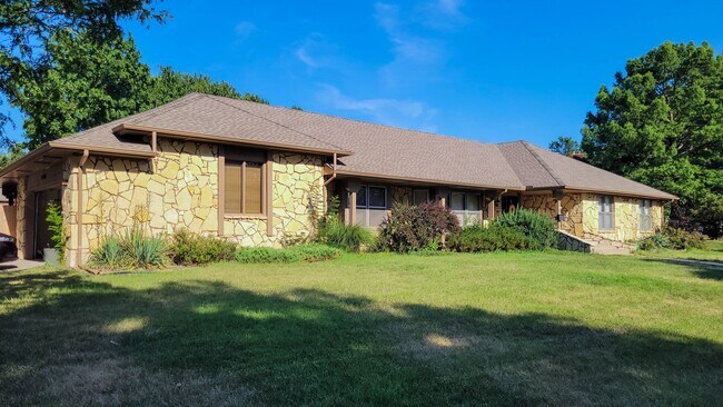 Foto del edificio - 7761 Killarney Ct