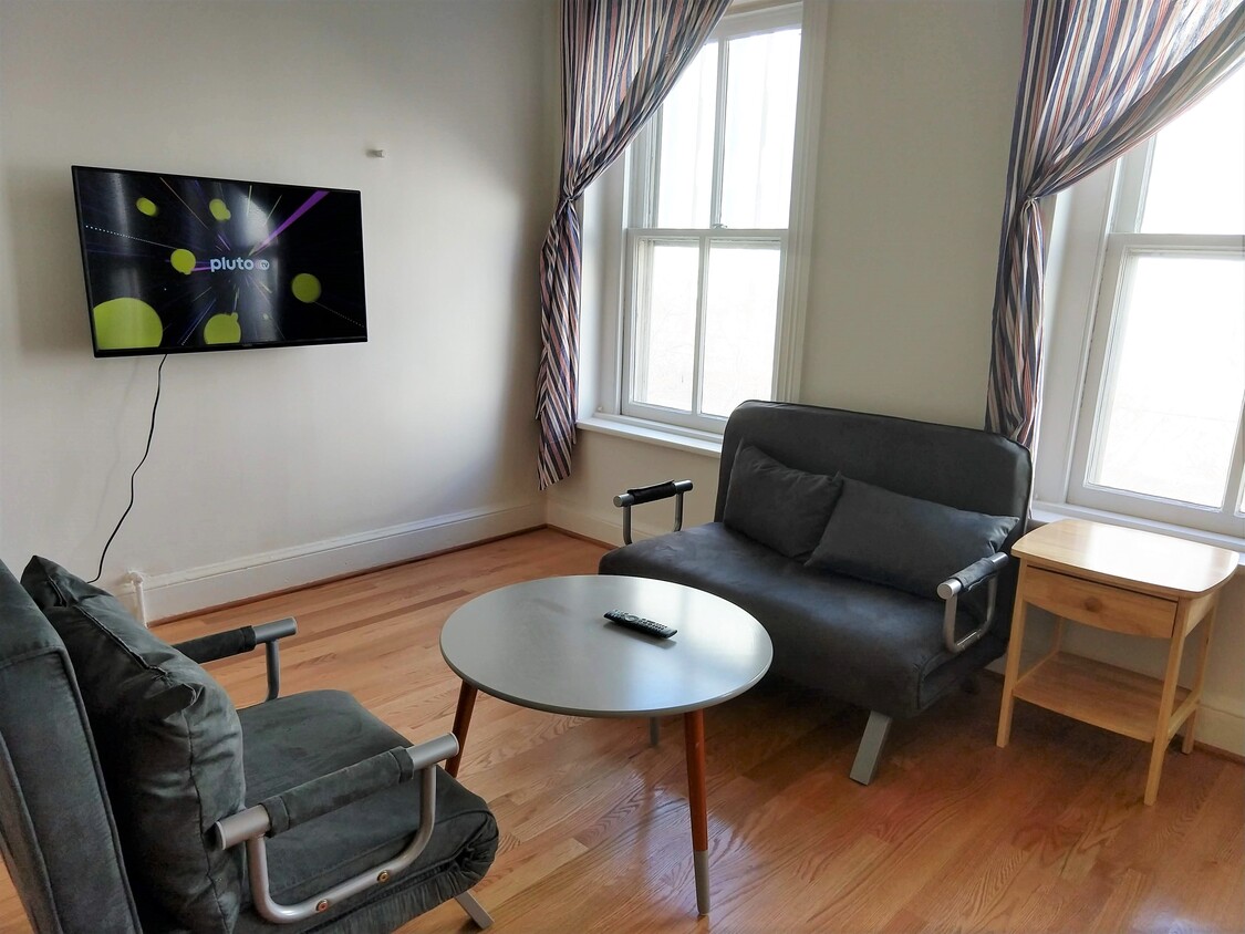 Primary Photo - 131 C St SE