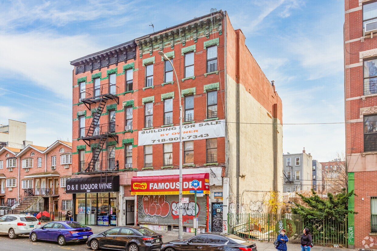 Primary Photo - 960 Myrtle Ave