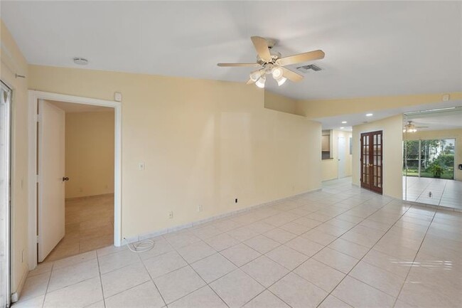 Foto del edificio - 4935 SW 32nd Ave