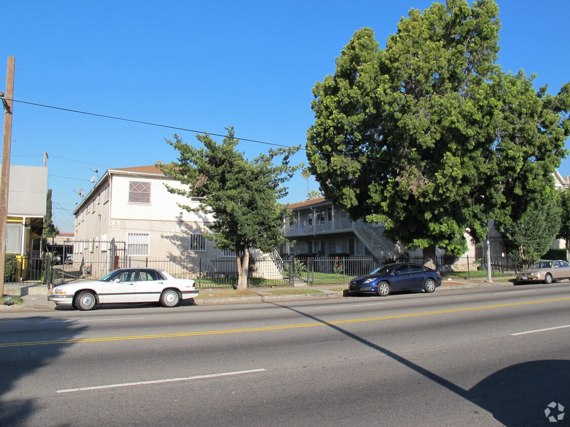 Building Photo - 3963-3965 S Normandie Ave