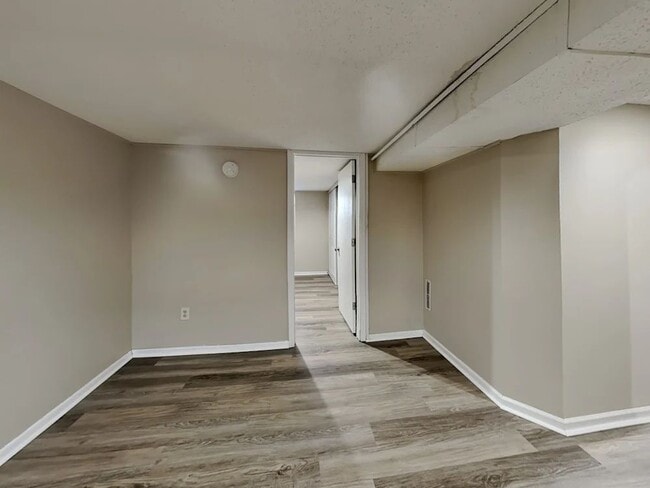 Foto del edificio - 3101 Nevada Ave S