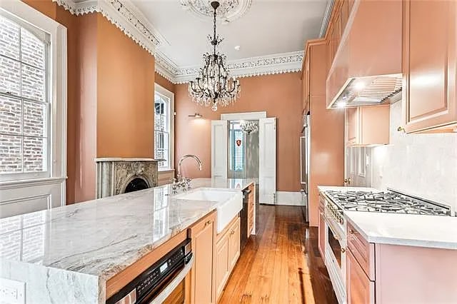 Building Photo - 632 Esplanade Ave