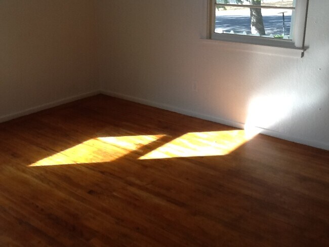 Building Photo - 3471 Stauss Ave