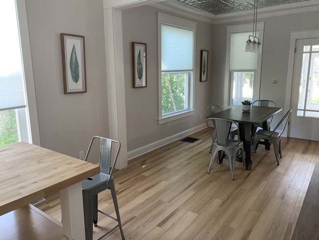 Foto del edificio - 219 S Elmwood Ave