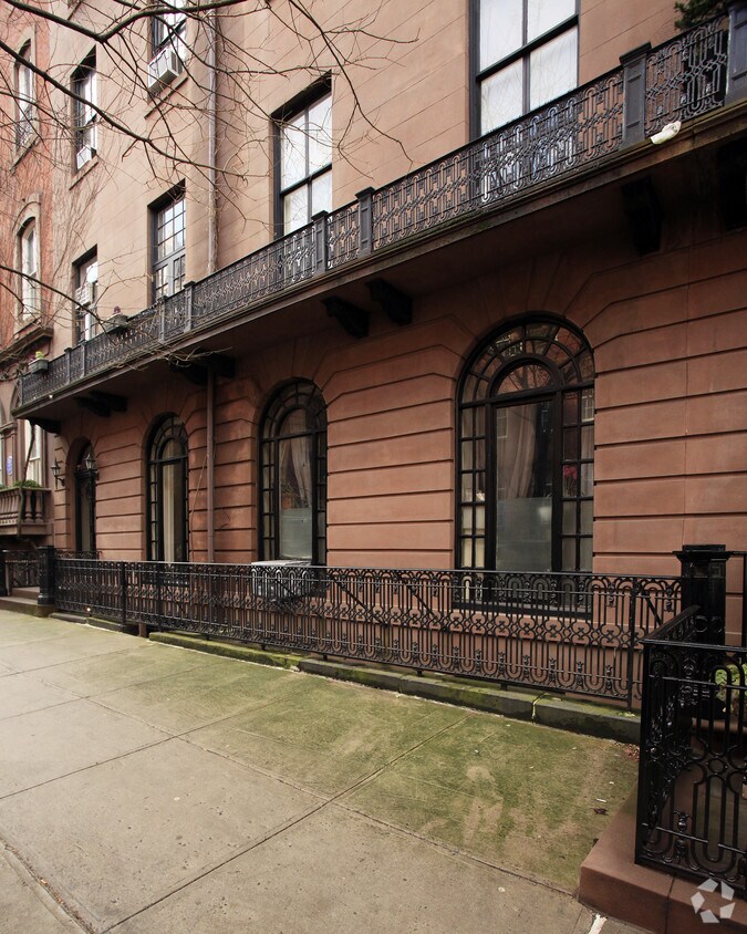 Foto del edificio - 20 W Tenth St