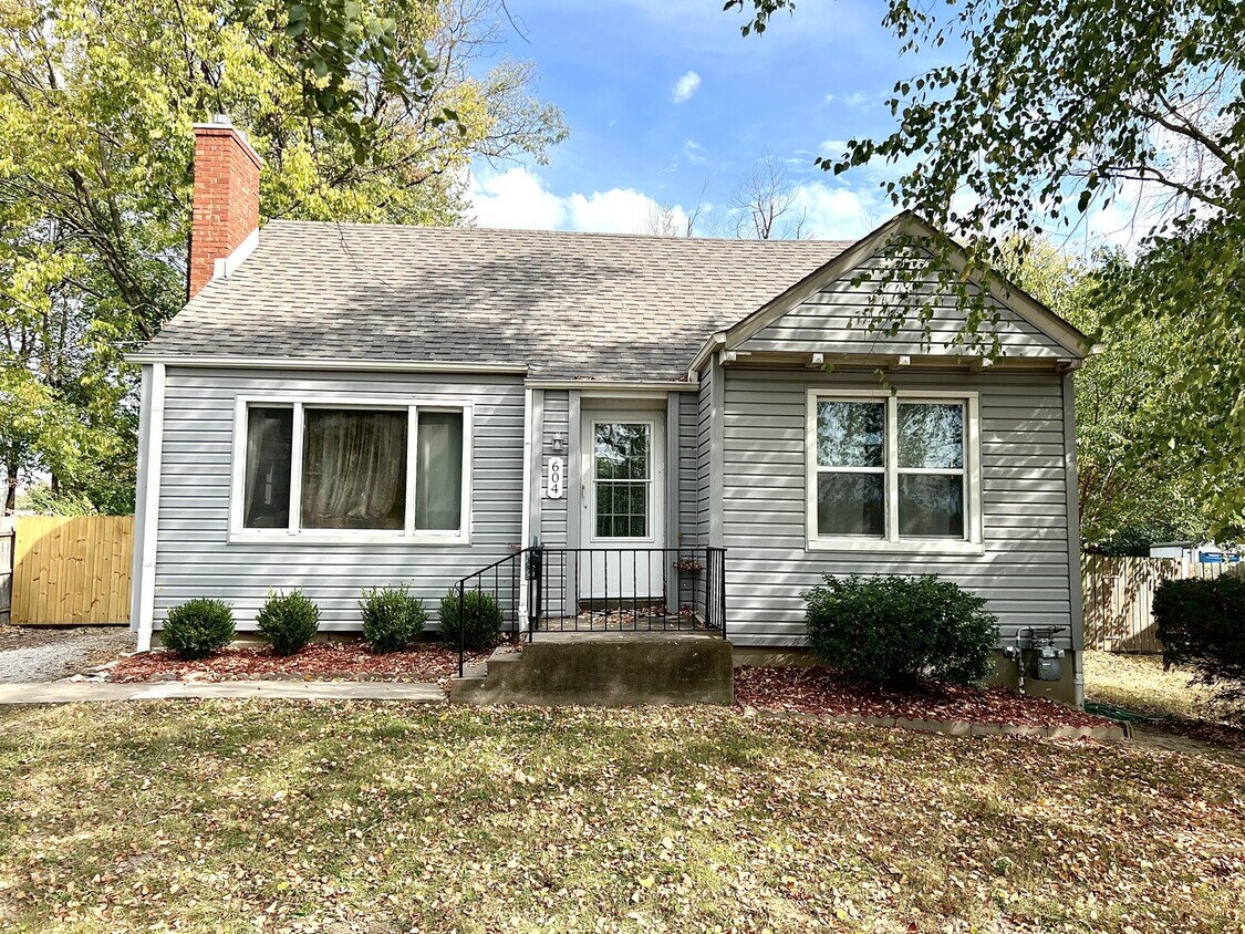 Primary Photo - 604 N WEST Blvd