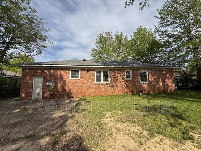 Foto del edificio - 3828 S Indianapolis Ave