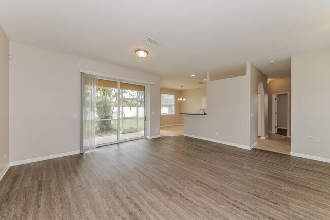 Building Photo - 3564 Brownwood Terrace
