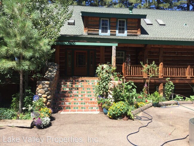 Building Photo - 4 br, 4 bath House - 885 Sunset Dr.