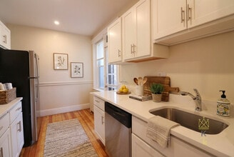 Building Photo - 84 Sutherland Rd