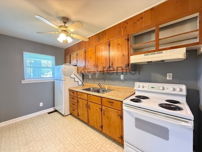 Photo - 221 Robert E Lee St Townhome