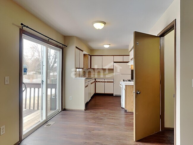 Building Photo - 21261 W Creston Ct