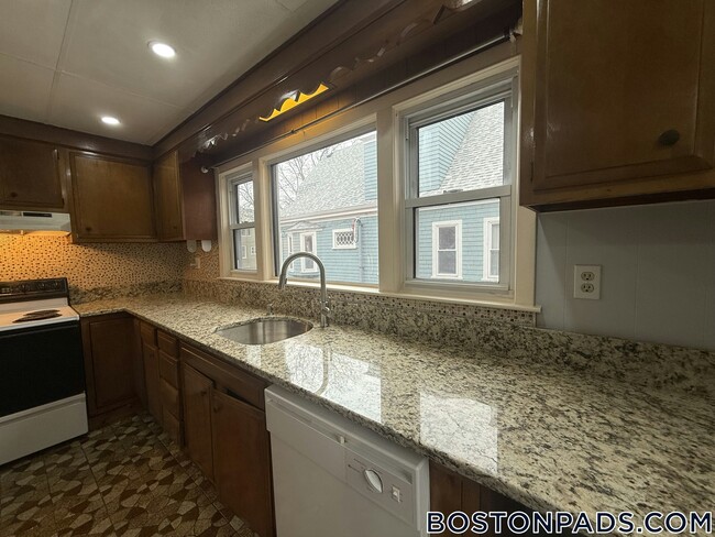 Building Photo - 95 Kidder Ave