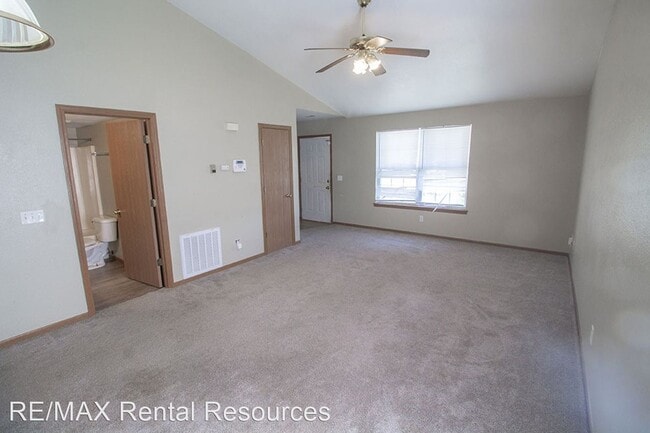 Building Photo - 3 br, 2 bath House - 677 W Country Squire Ct