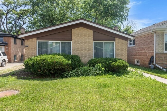 Building Photo - 608 Lavergne Ave