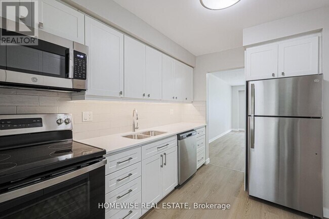 Photo du bâtiment - 560 Waverly St N