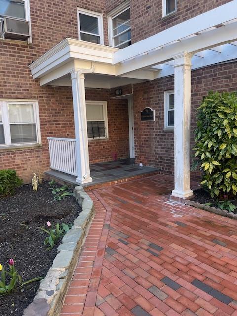 Primary Photo - 70 Knightsbridge Rd