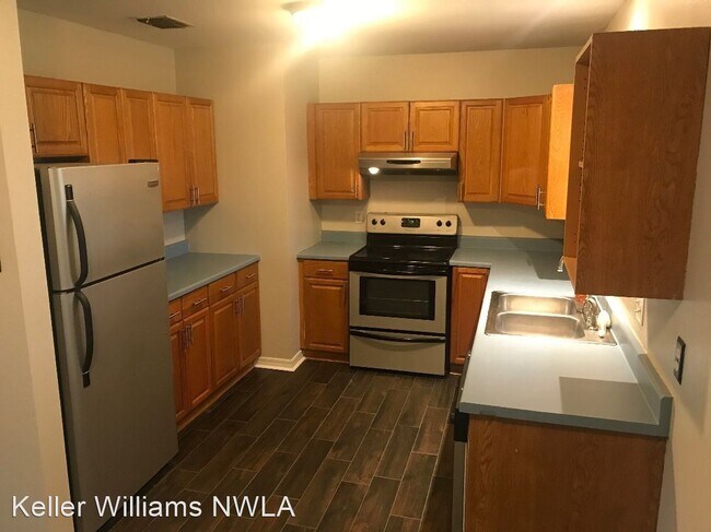 Building Photo - 3 br, 1 bath House - 146 Memory