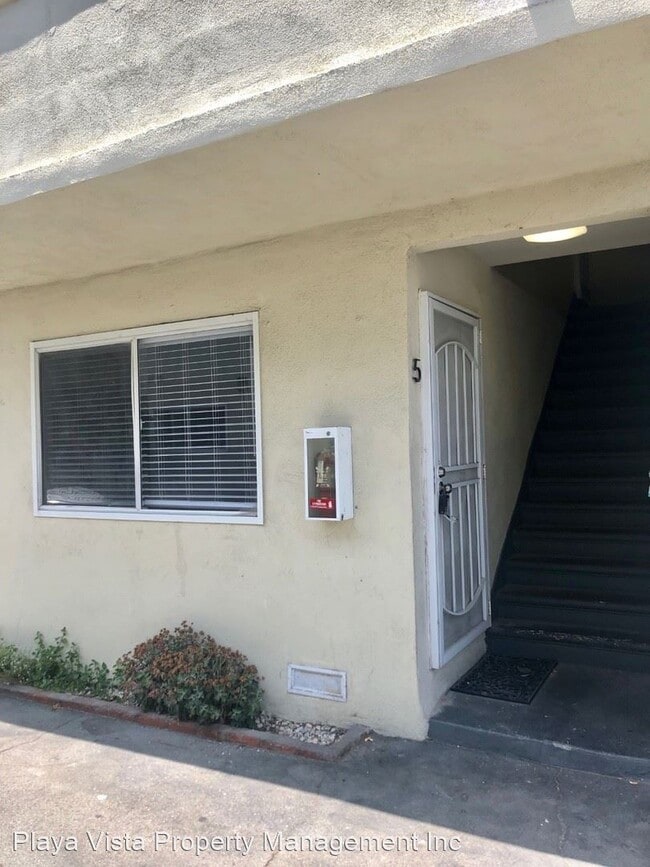 Building Photo - 3528-3532 Sawtelle Blvd