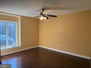 Building Photo - 3236 Champions Dr