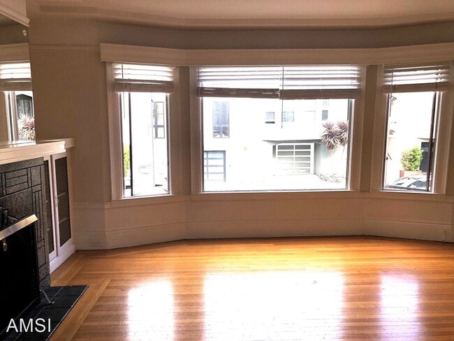 Building Photo - 3 br, 1 bath House - 117 Mallorca Way