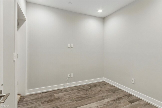 Foto del edificio - 4 br, 3 bath 4plex - 3834 BARING ST Unit 101