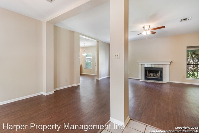 Building Photo - 4 br, 2.5 bath House - 1422 Canyon Parke