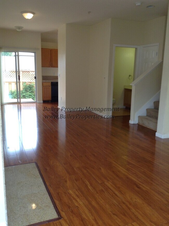 Building Photo - Gorgeous Santa Cruz Home!!