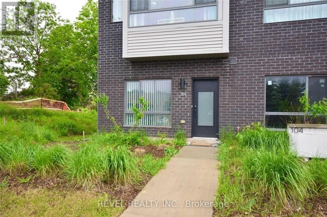 Building Photo - 369 Essa Rd