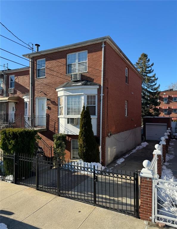Primary Photo - 1044 E 86th St