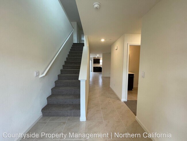 Foto del edificio - 5 br, 3 bath House - 661 Suzanne Drive