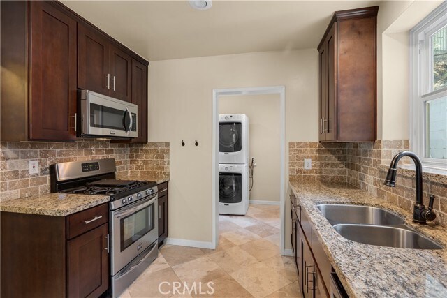 Building Photo - 4660 Encino Ave